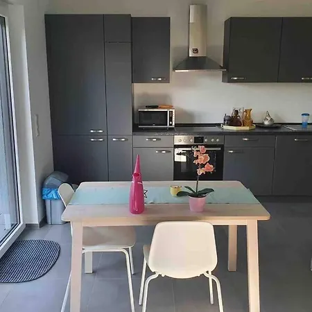 Ruhige Mit Terrasse Apartment