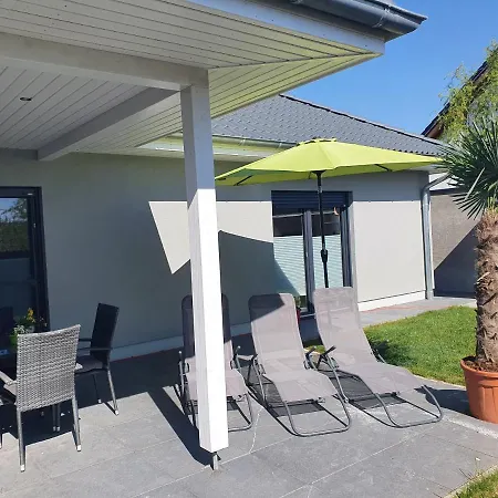 Ruhige Mit Terrasse