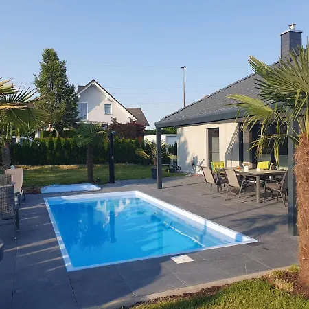 Ruhige Mit Terrasse