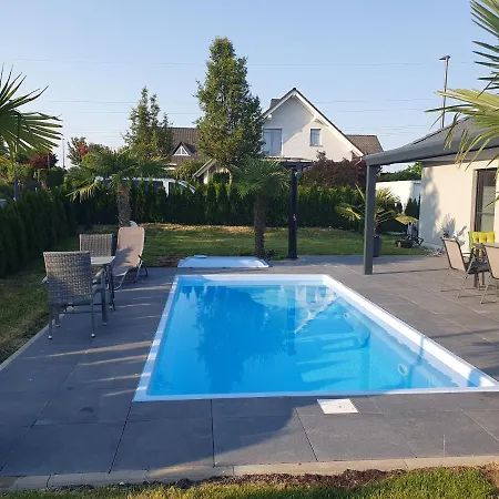 Ruhige Mit Terrasse