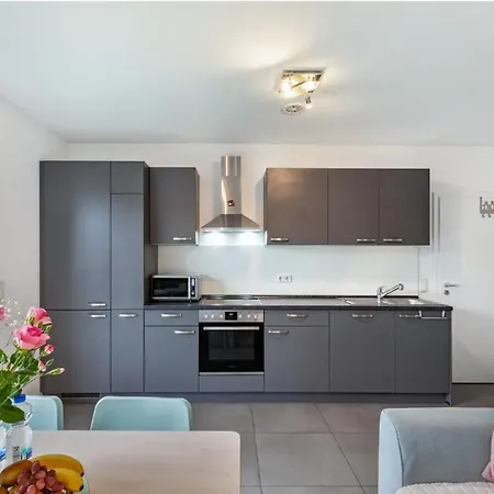 Ruhige Mit Terrasse *