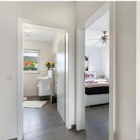 Lägenhet Ruhige Mit Terrasse *