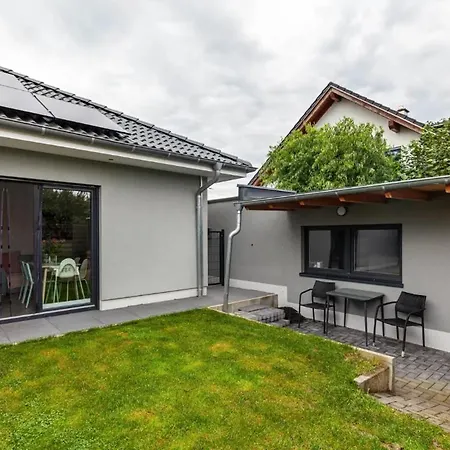 Lägenhet Ruhige Mit Terrasse Oberbrechen