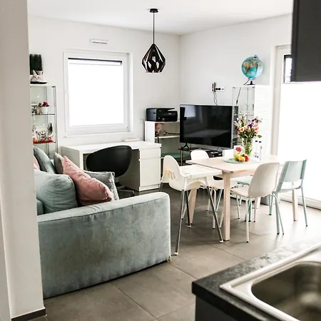 Apartment Ruhige Mit Terrasse
