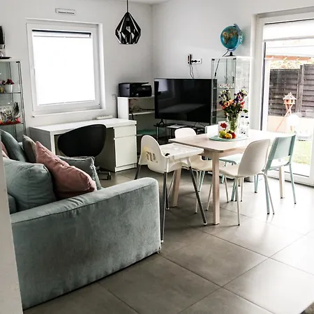 Ruhige Mit Terrasse Apartment Oberbrechen