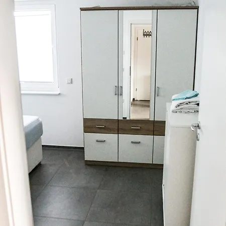 Ruhige Mit Terrasse Lägenhet