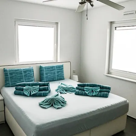 Lägenhet Ruhige Mit Terrasse