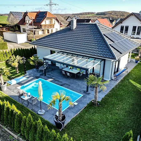 Ruhige Mit Terrasse *